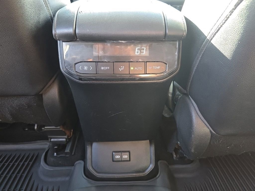 Used 2022 Toyota Highlander XLE image 21