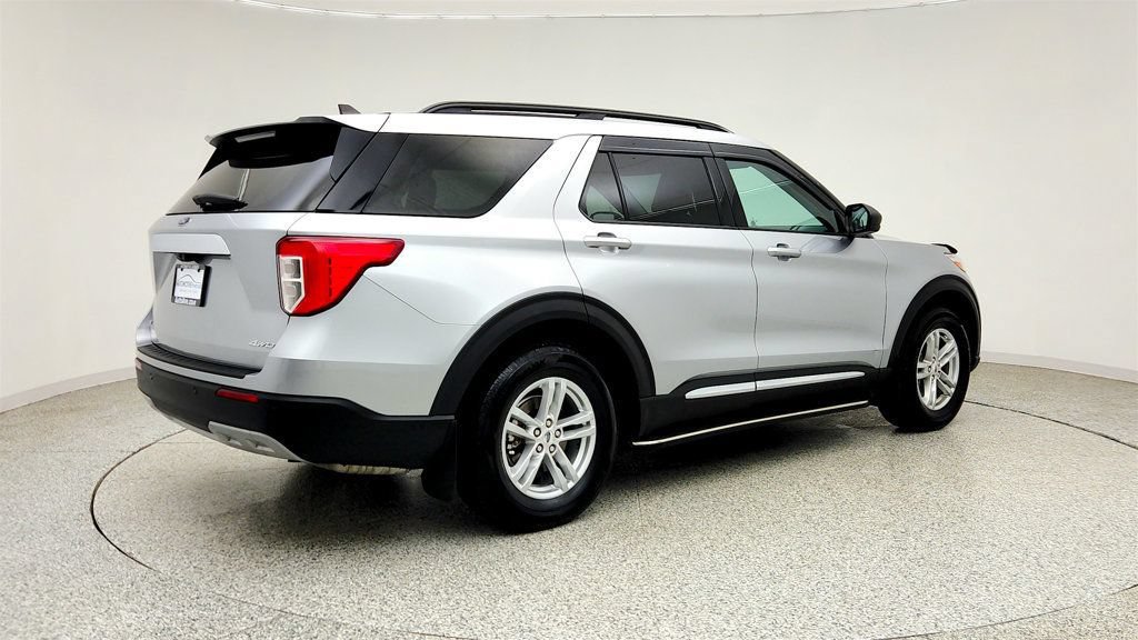 Used 2021 Ford Explorer XLT w/ Equipment Group 202A AWD/4WD image 5
