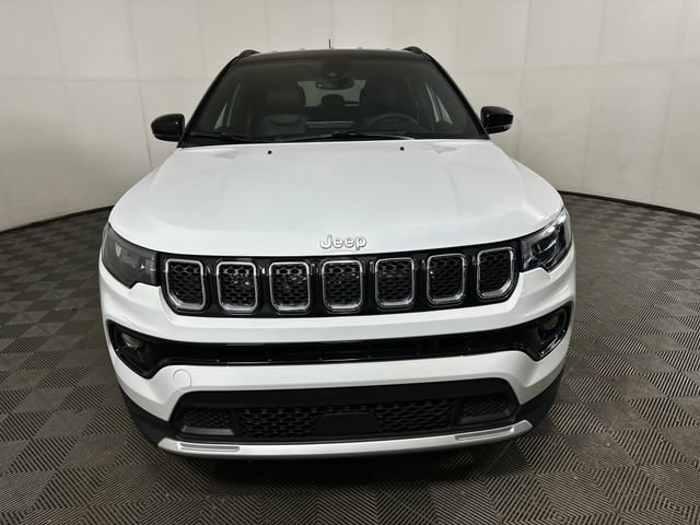 Used 2024 Jeep Compass Limited image 8