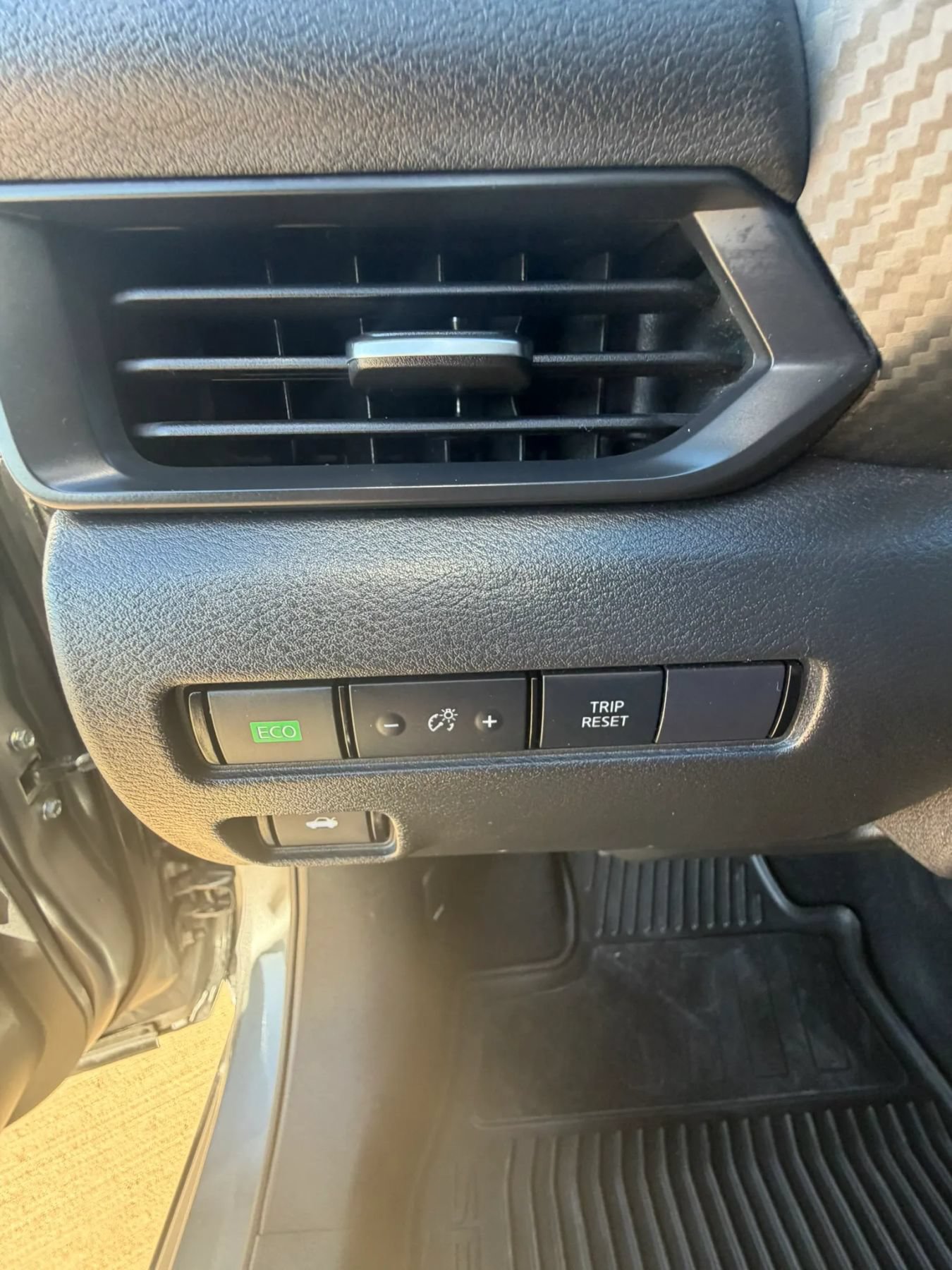 Used 2024 Nissan Sentra S FWD image 28