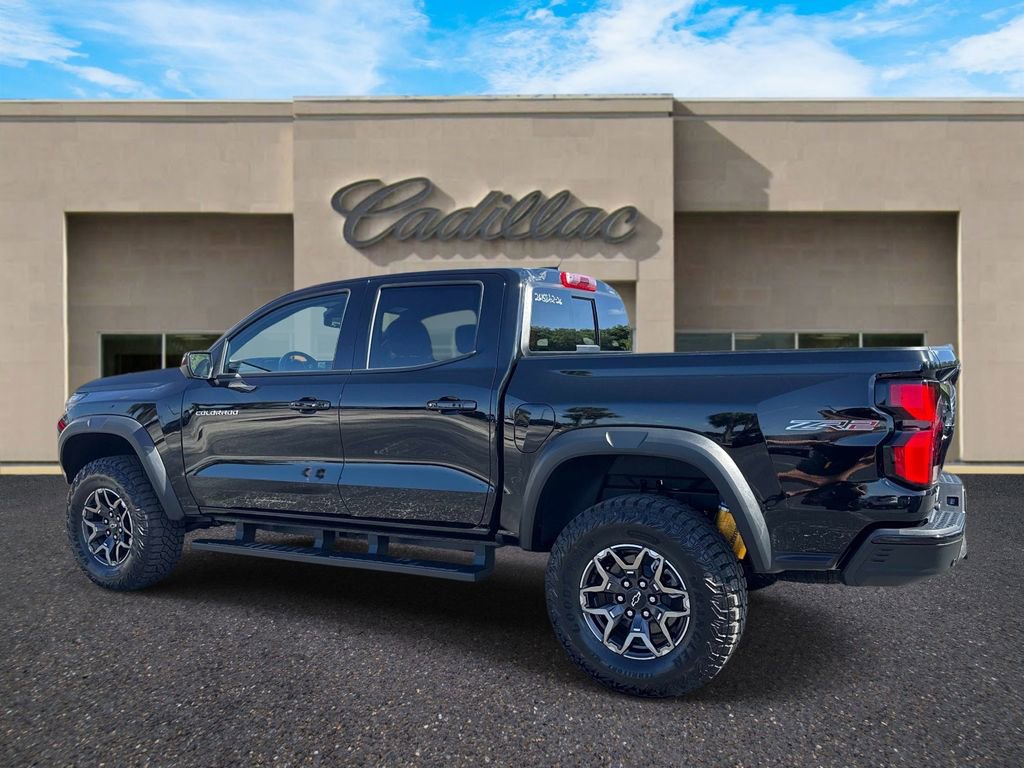 Used 2026 Chevrolet Colorado ZR2 w/ Technology Package AWD/4WD image 5