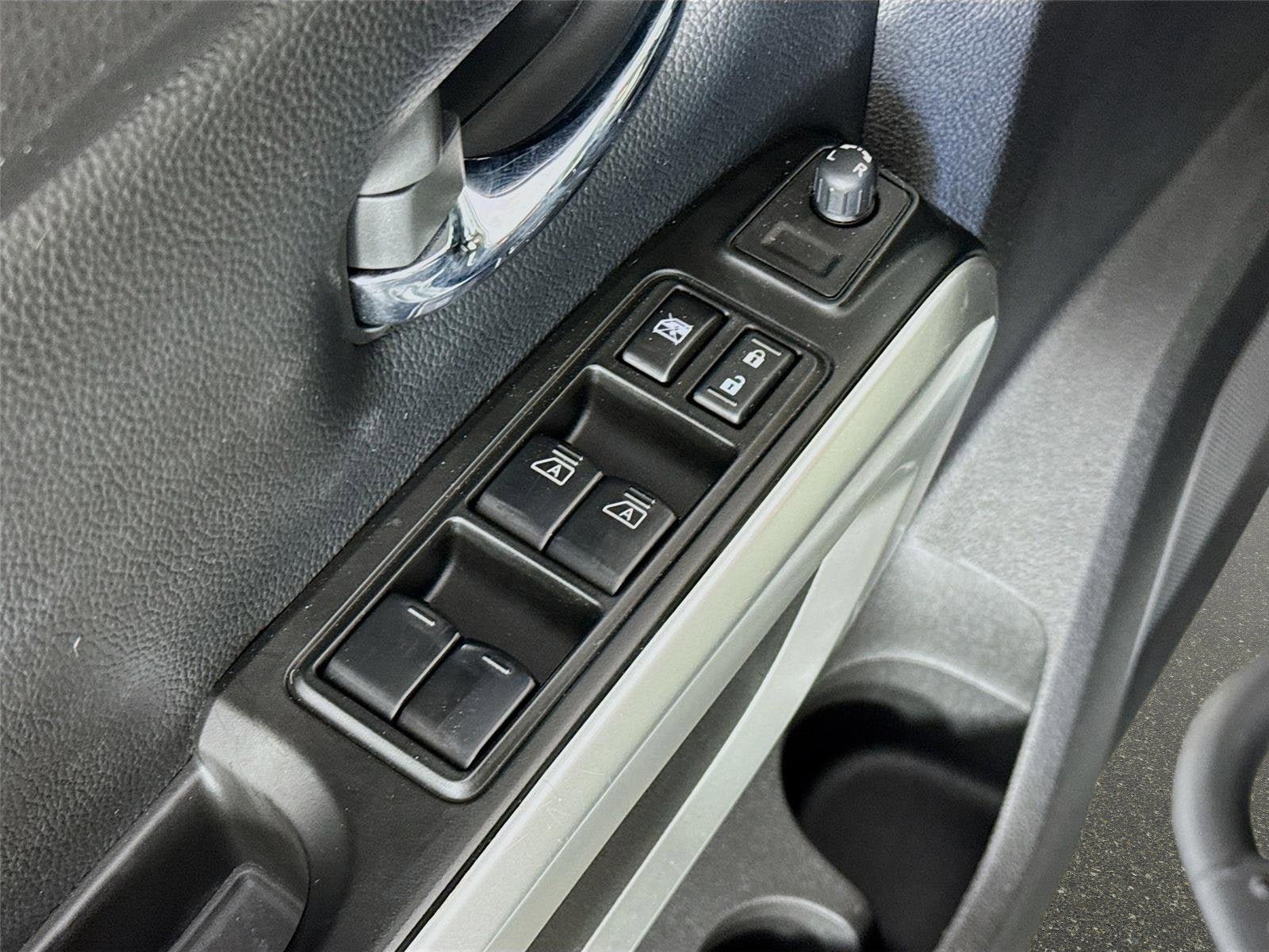 Certified 2024 Nissan Titan SV w/ SV Convenience Package AWD/4WD image 18
