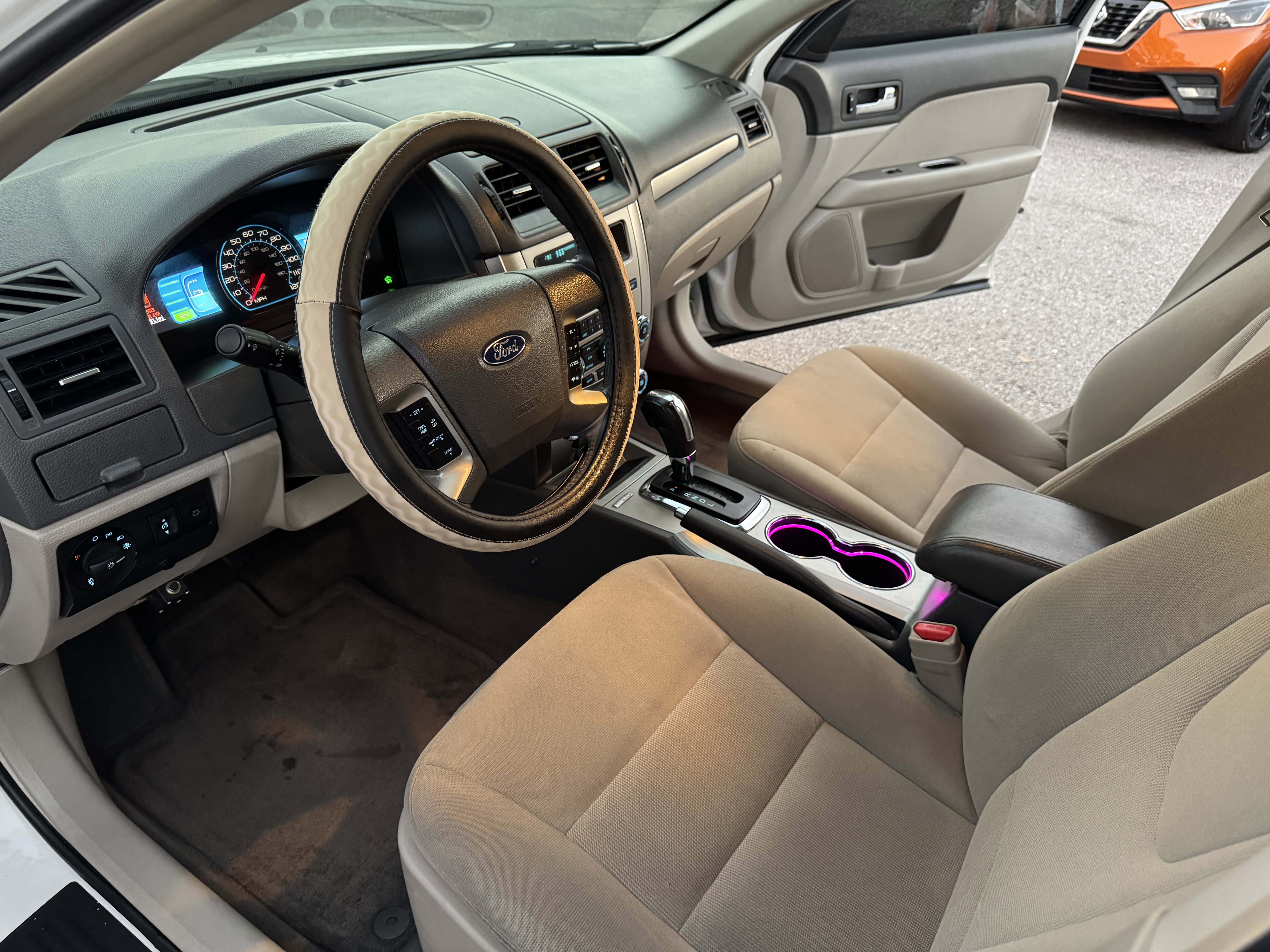 Used 2012 Ford Fusion Hybrid FWD image 12
