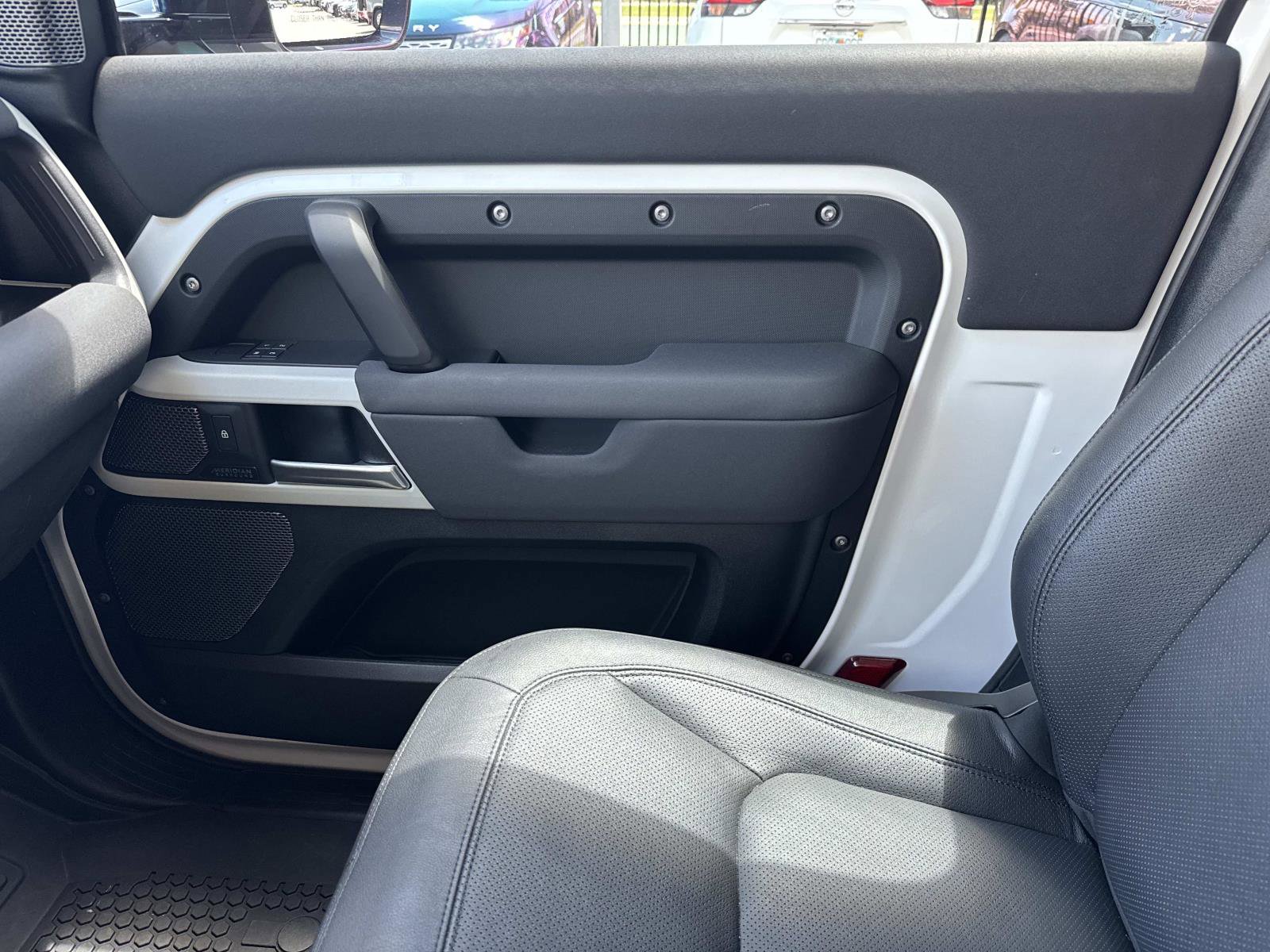 Used 2023 Land Rover Defender 90 SE AWD/4WD image 18