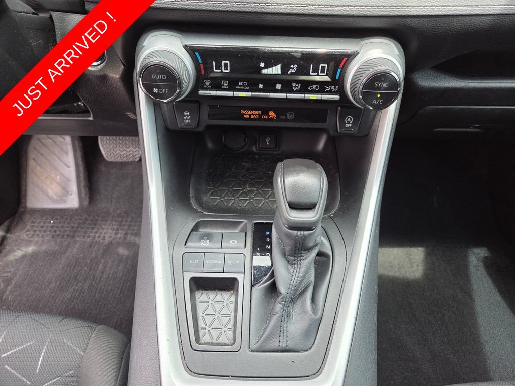 Used 2022 Toyota RAV4 XLE FWD image 28