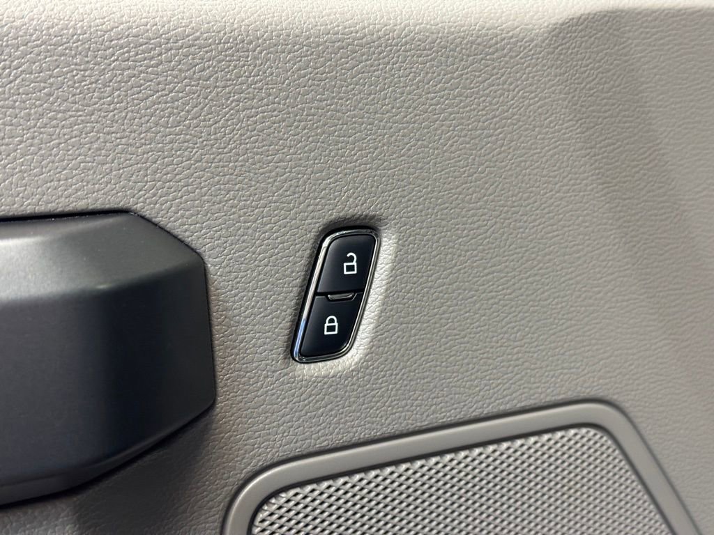 Used 2019 Ford F150 XLT w/ Equipment Group 302A Luxury image 11