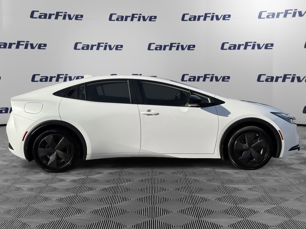 Used 2025 Toyota Prius Plug-In Hybrid image 7