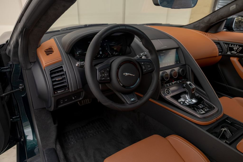 Used 2024 Jaguar F-TYPE R AWD/4WD image 18