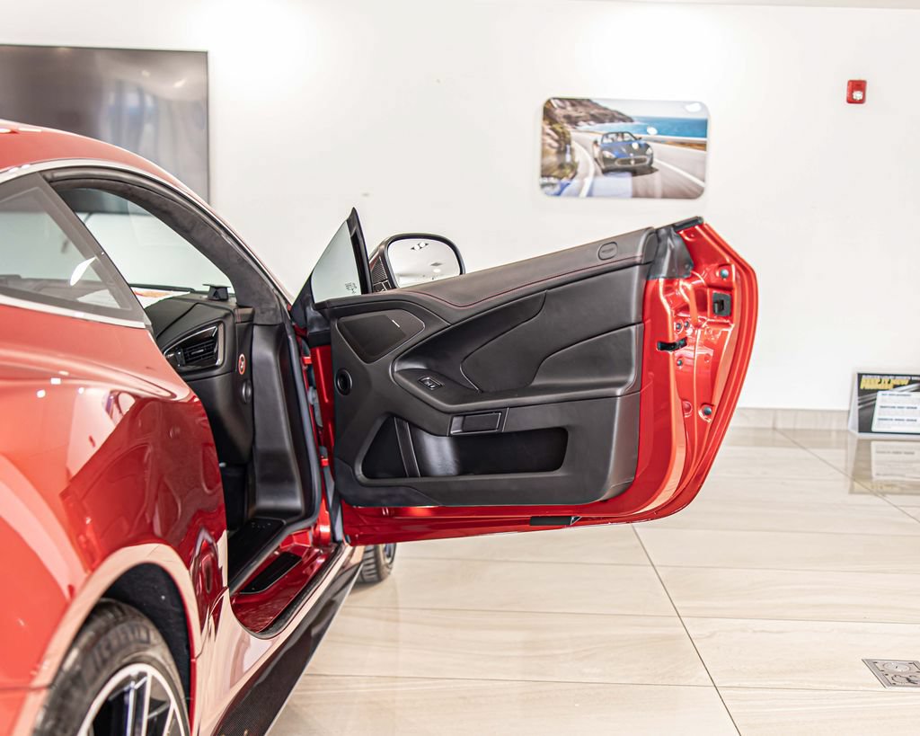 Used 2014 Aston Martin Vanquish Coupe RWD image 34
