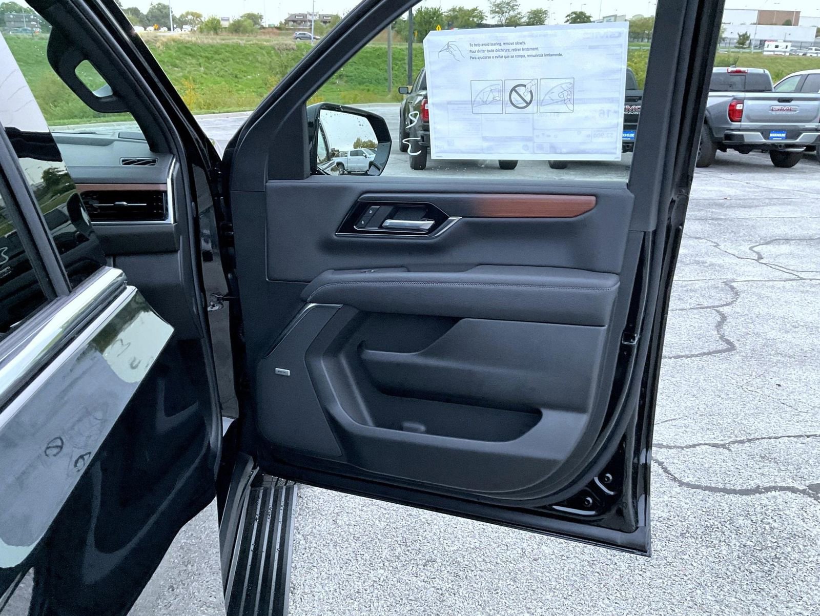 New 2026 GMC Yukon XL Denali w/ Denali Reserve Package image 16