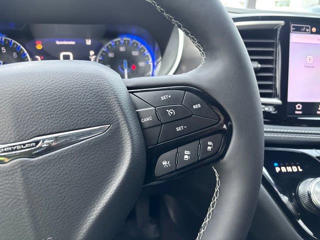 Used 2026 Chrysler Pacifica Select w/ S Appearance Package AWD/4WD image 17