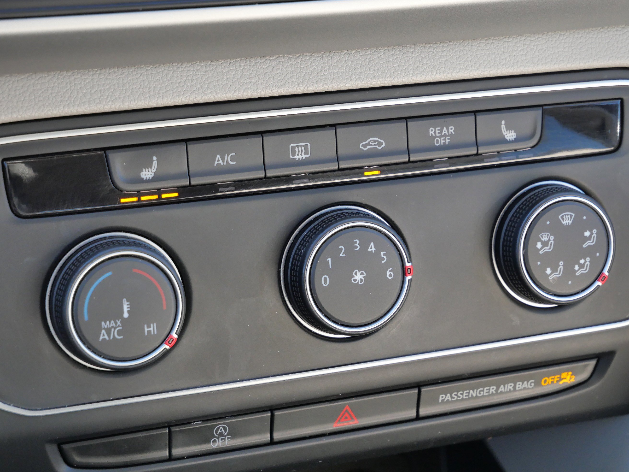 Used 2022 Volkswagen Atlas SE image 24