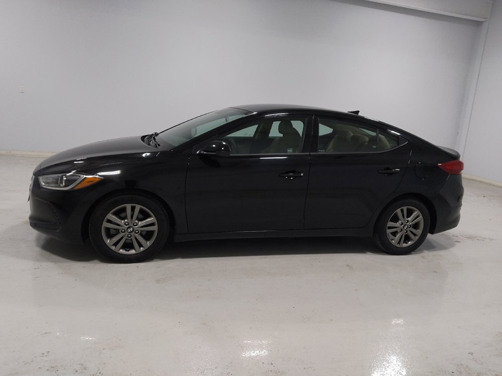 Used 2018 Hyundai Elantra SEL w/ Cargo Package FWD image 2