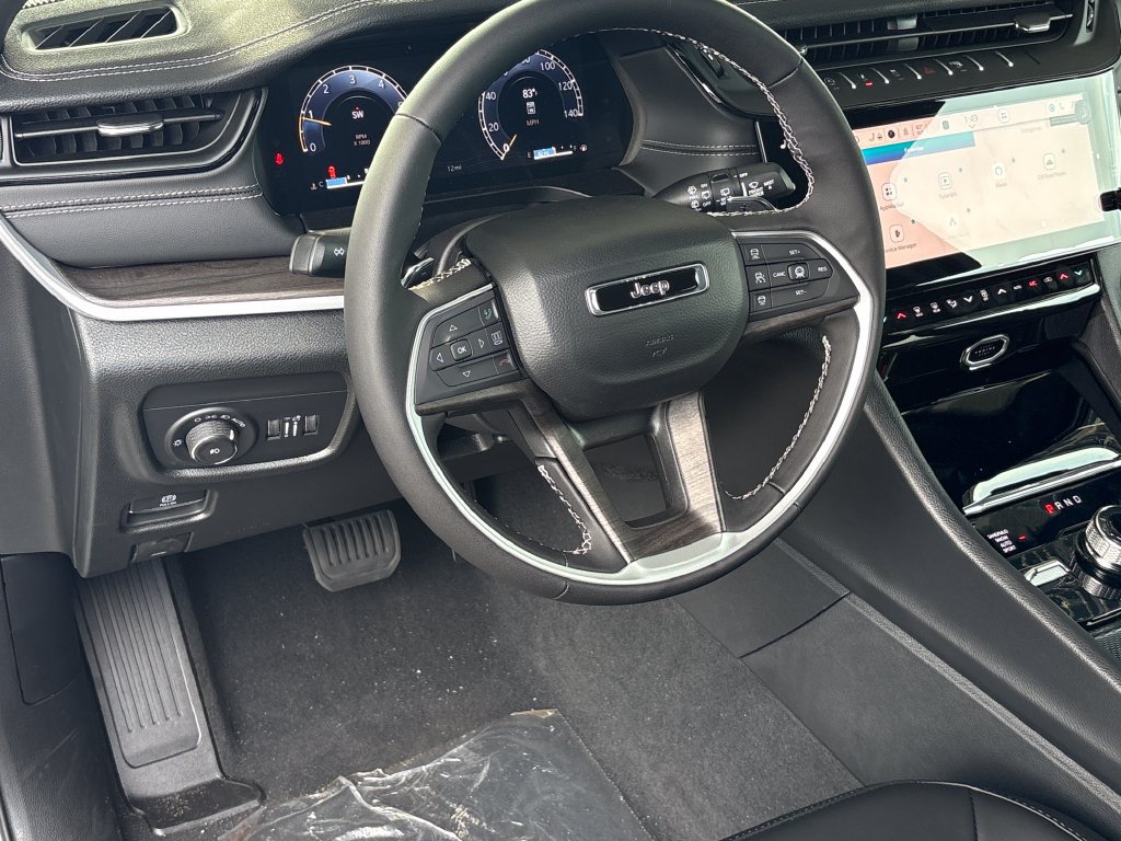 New 2026 Jeep Grand Cherokee Limited AWD/4WD image 13