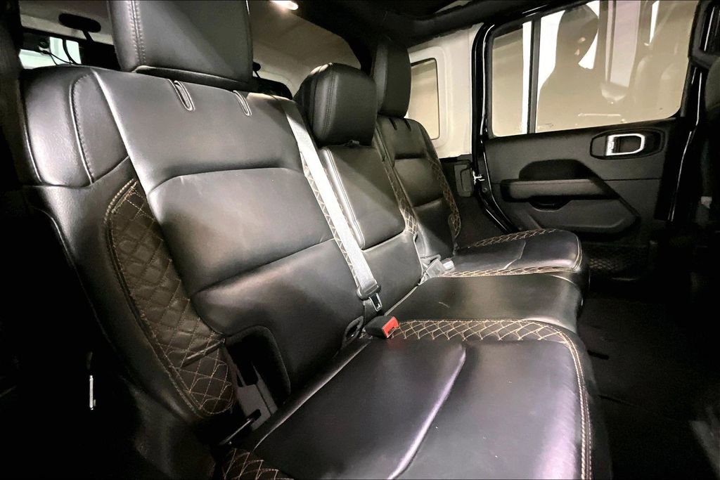 Used 2020 Jeep Wrangler Unlimited Sahara image 37