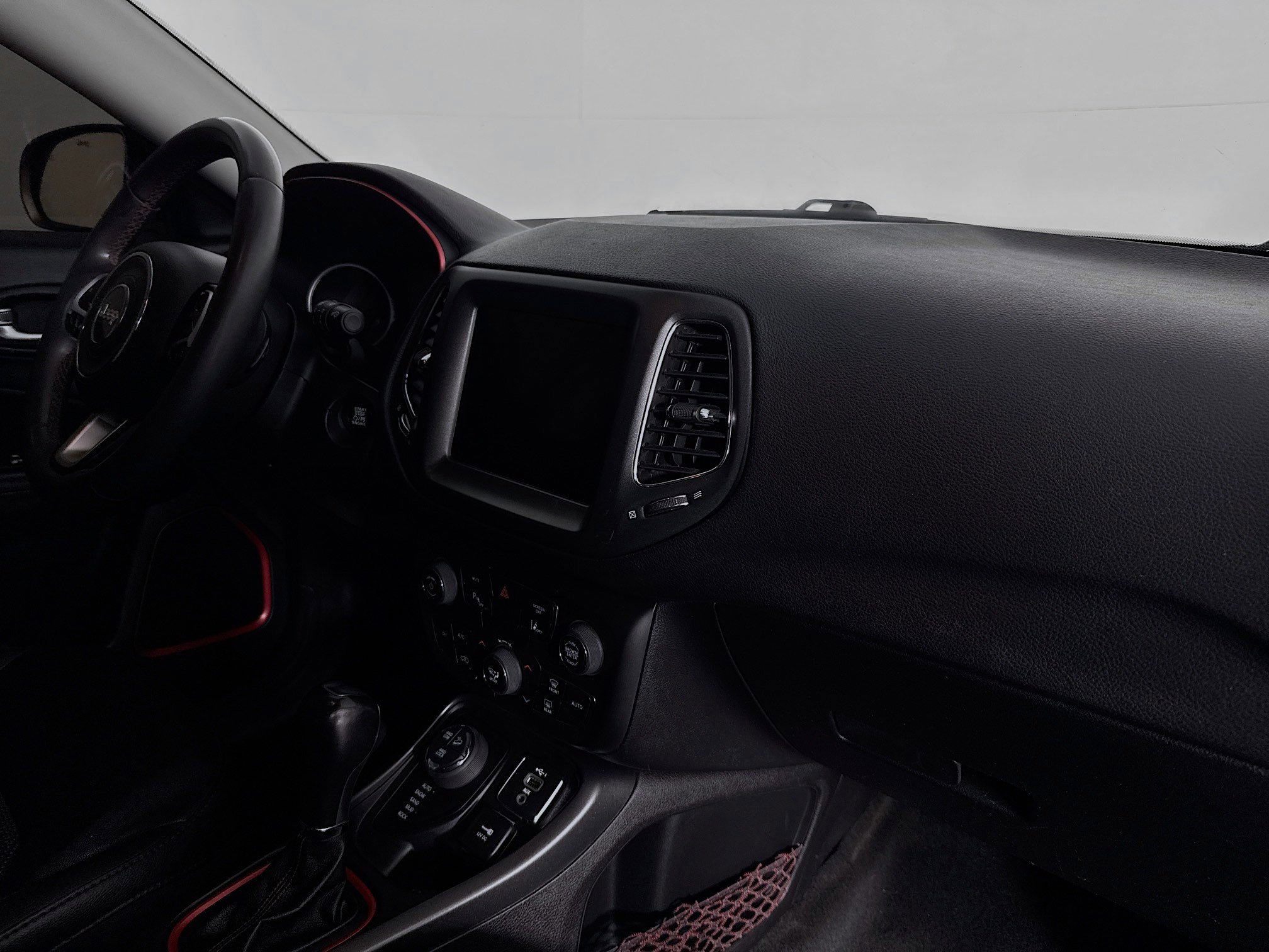Used 2021 Jeep Compass Trailhawk AWD/4WD image 29