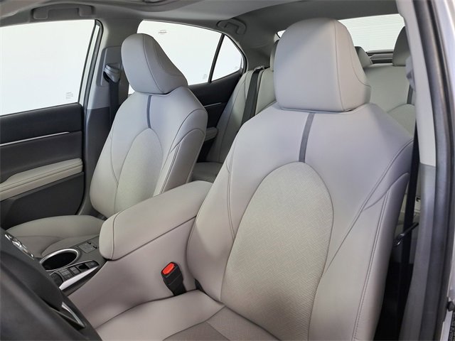 Used 2021 Toyota Camry XLE w/ Navigation Upgrade Package image 20