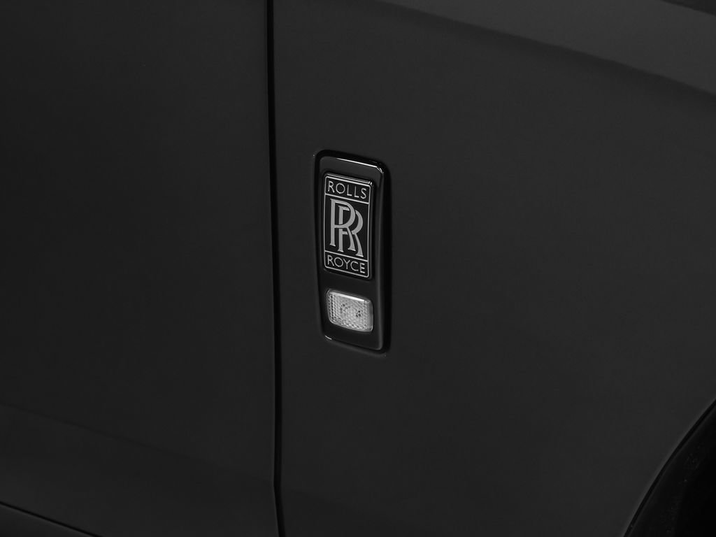 Used 2024 Rolls-Royce Ghost Black Badge w/ Black Badge Ghost Package AWD/4WD image 7