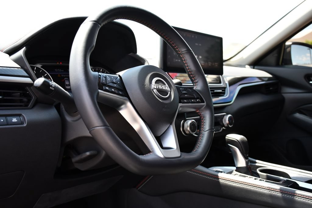 Used 2024 Nissan Altima 2.5 SR w/ SR Premium Package FWD image 14