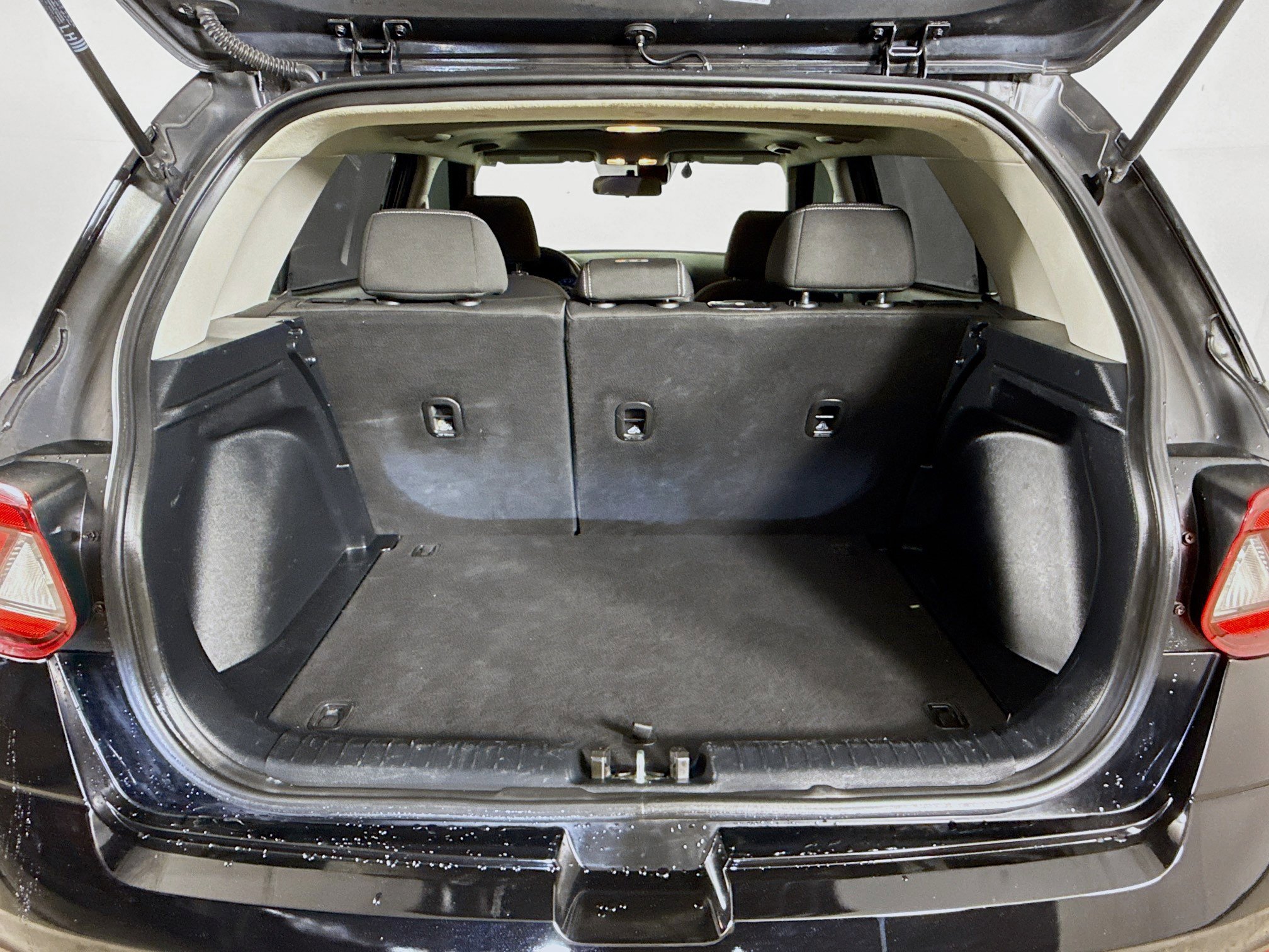 Used 2022 Hyundai Venue SEL w/ Cargo Package image 32