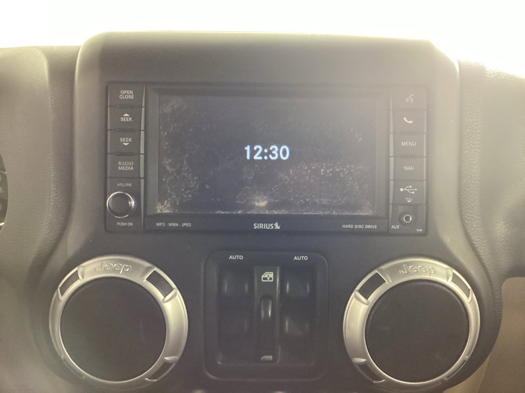 Used 2015 Jeep Wrangler Unlimited Rubicon w/ Dual Top Group AWD/4WD image 24