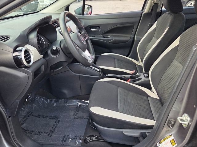 Used 2022 Nissan Versa SV image 9