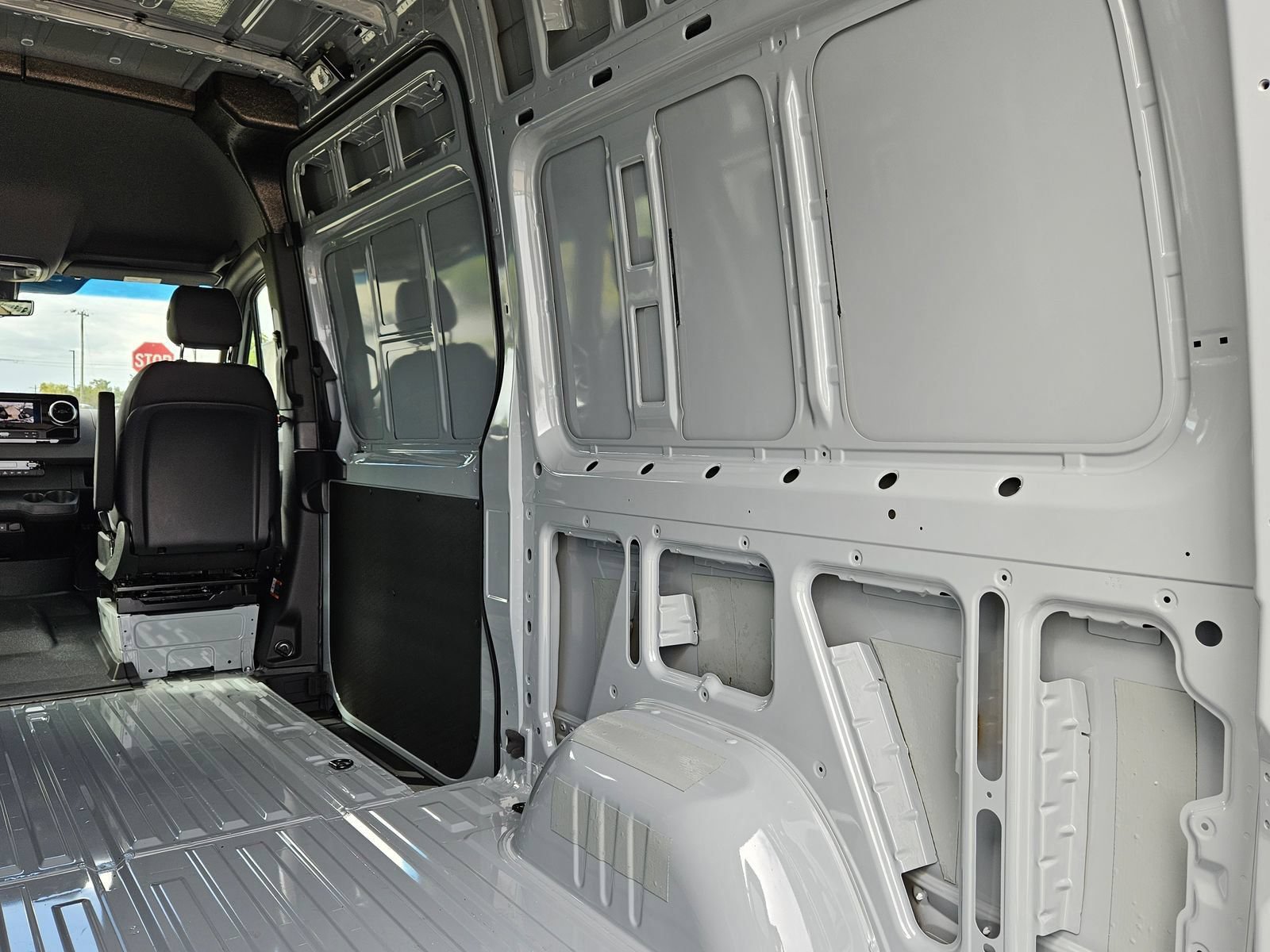 New 2025 Mercedes-Benz Sprinter 2500 image 28