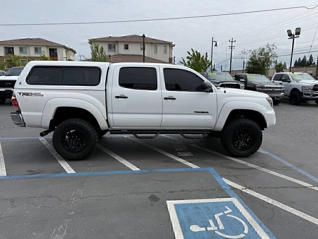 Used 2013 Toyota Tacoma PreRunner w/ SR5 Pkg RWD image 4