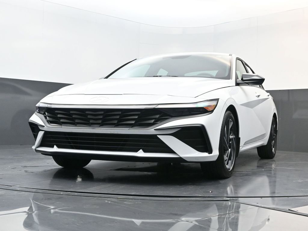 Used 2025 Hyundai Elantra Sport image 27