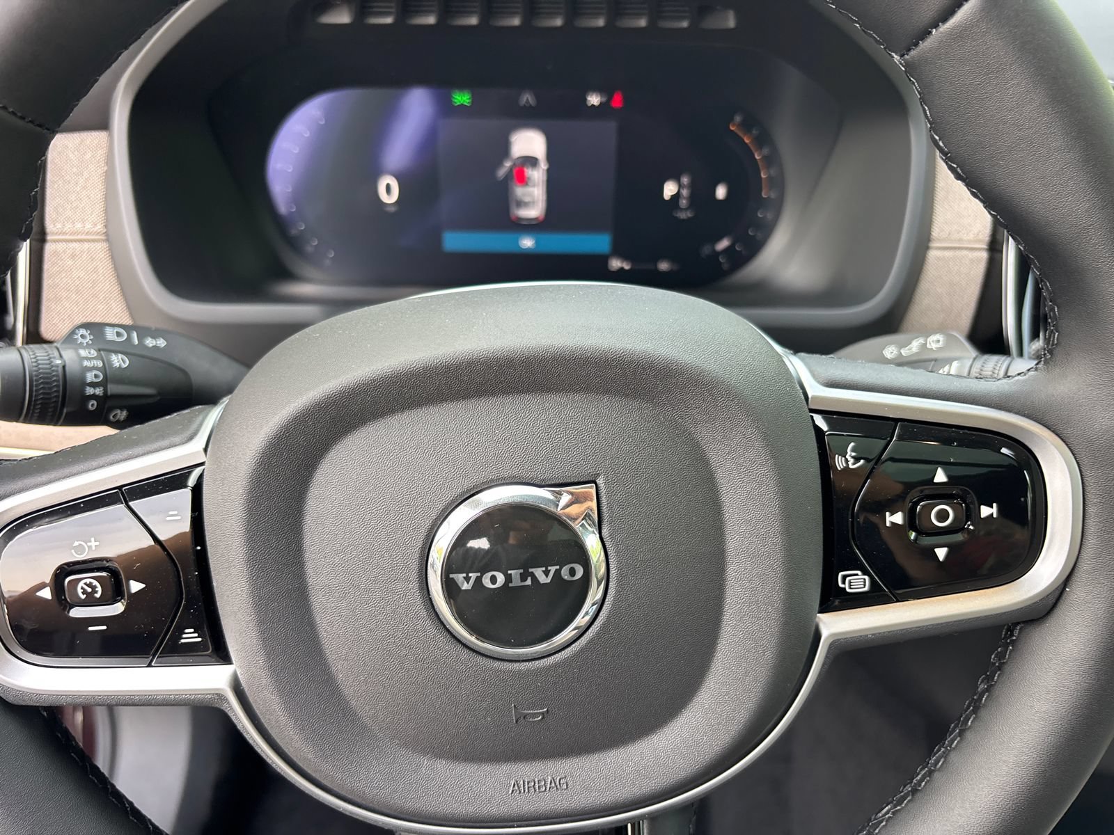 New 2026 Volvo XC90 B5 Core w/ Protection Package Premier AWD/4WD image 16