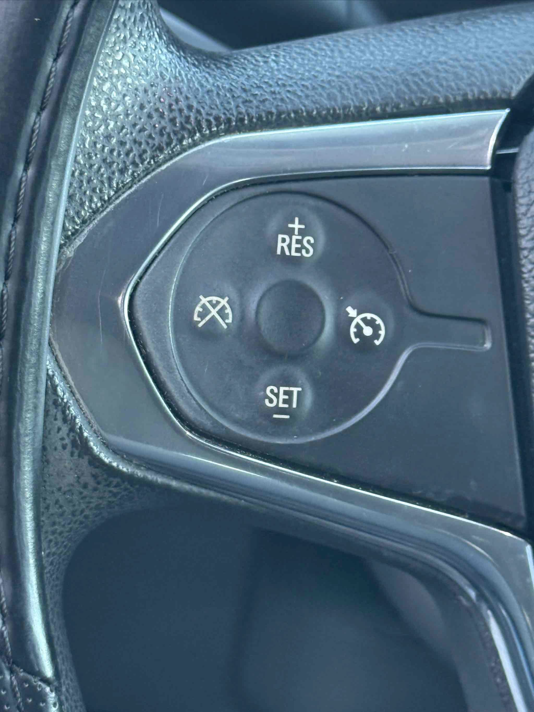 Used 2018 Chevrolet Traverse LS FWD image 26