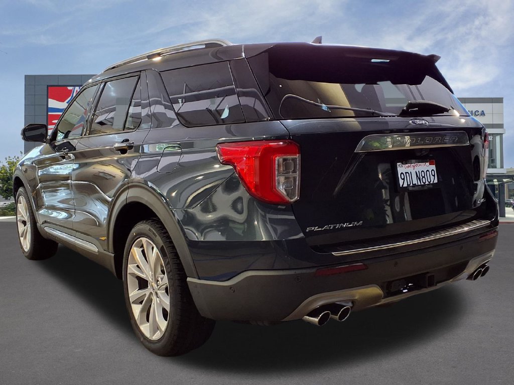 Certified 2022 Ford Explorer Platinum w/ Equipment Group 601A AWD/4WD image 3