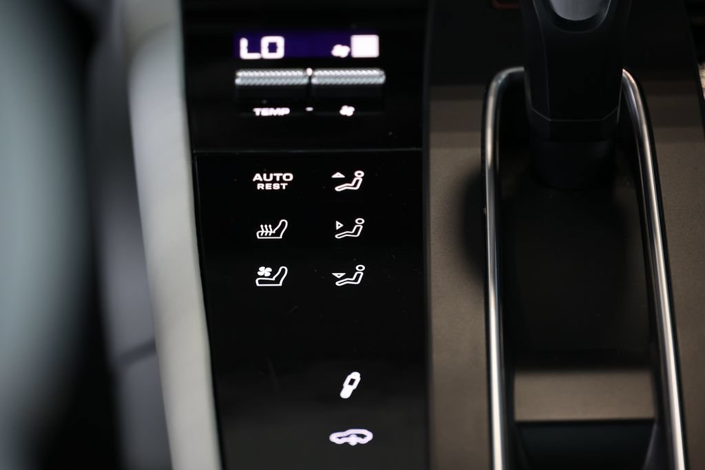 Certified 2025 Porsche Macan GTS AWD/4WD image 61
