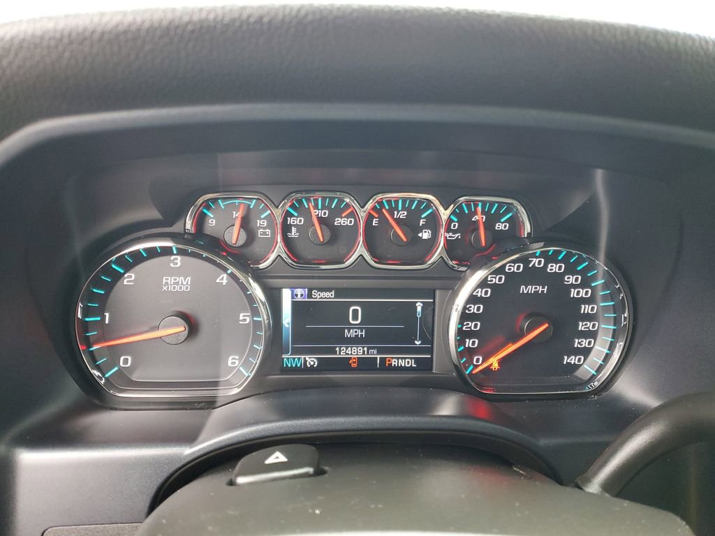 Used 2018 Chevrolet Silverado 1500 LT w/ LT Convenience Package AWD/4WD image 14