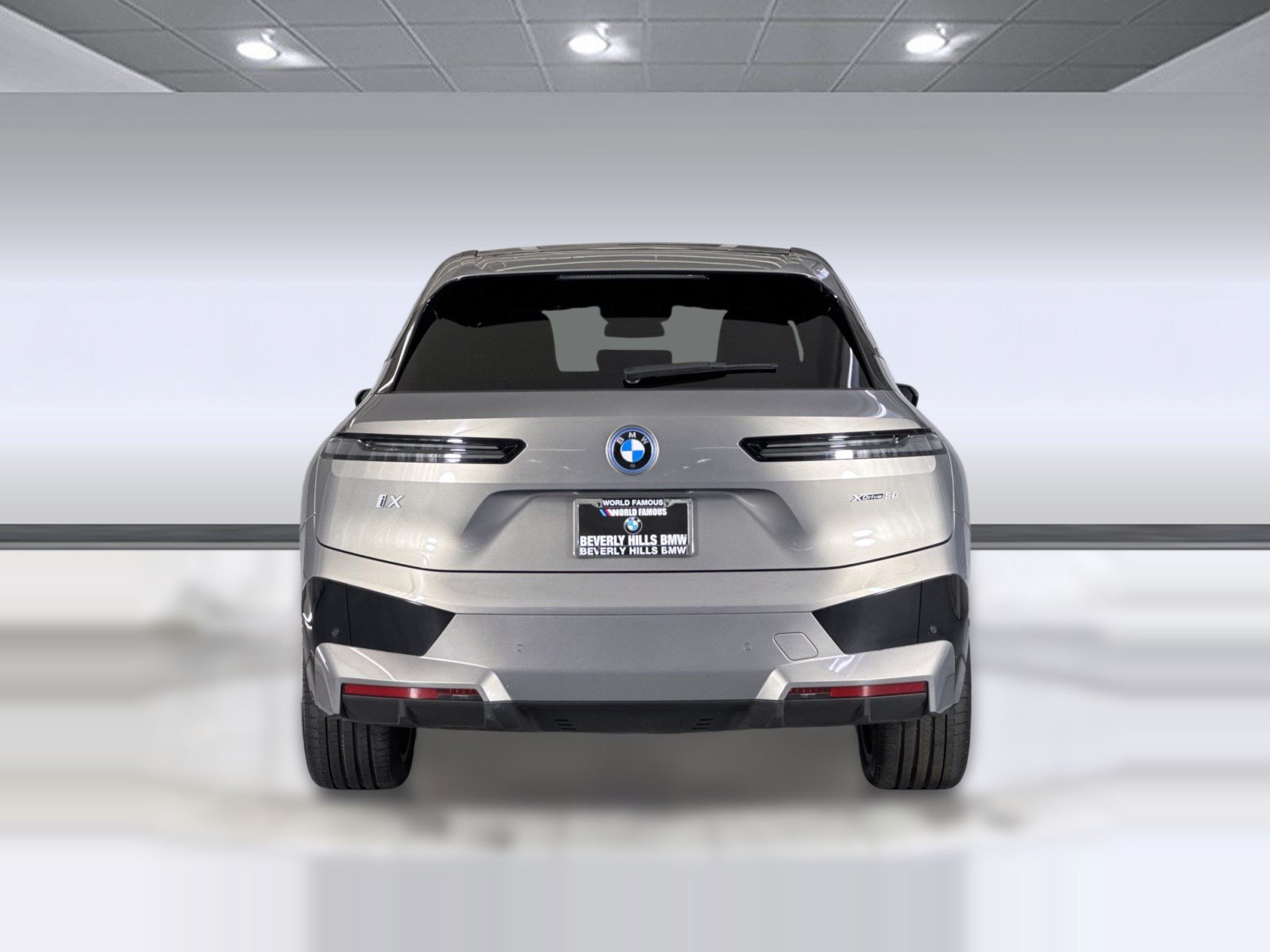 Used 2024 BMW iX xDrive50 w/ Sport Package AWD/4WD image 10