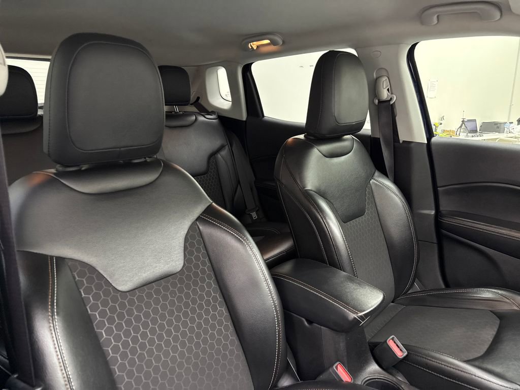 Used 2020 Jeep Compass Latitude w/ Cold Weather Group AWD/4WD image 22