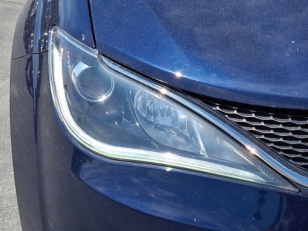 Used 2019 Chrysler Pacifica Limited w/ Tire & Wheel Group FWD image 9