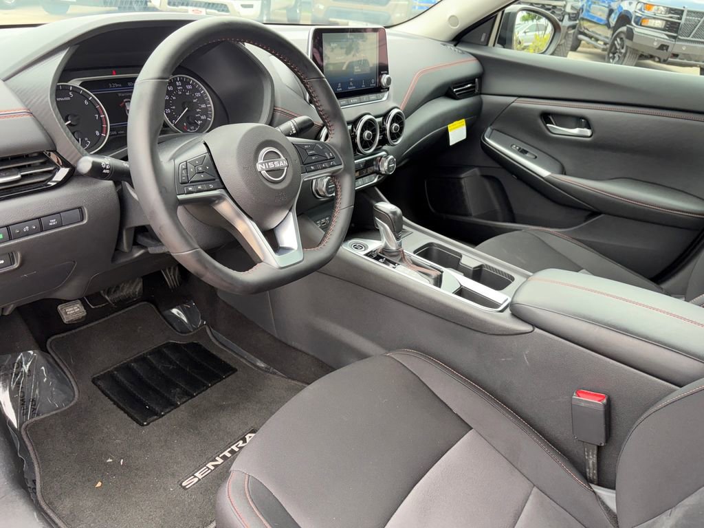 Used 2025 Nissan Sentra SR FWD image 8