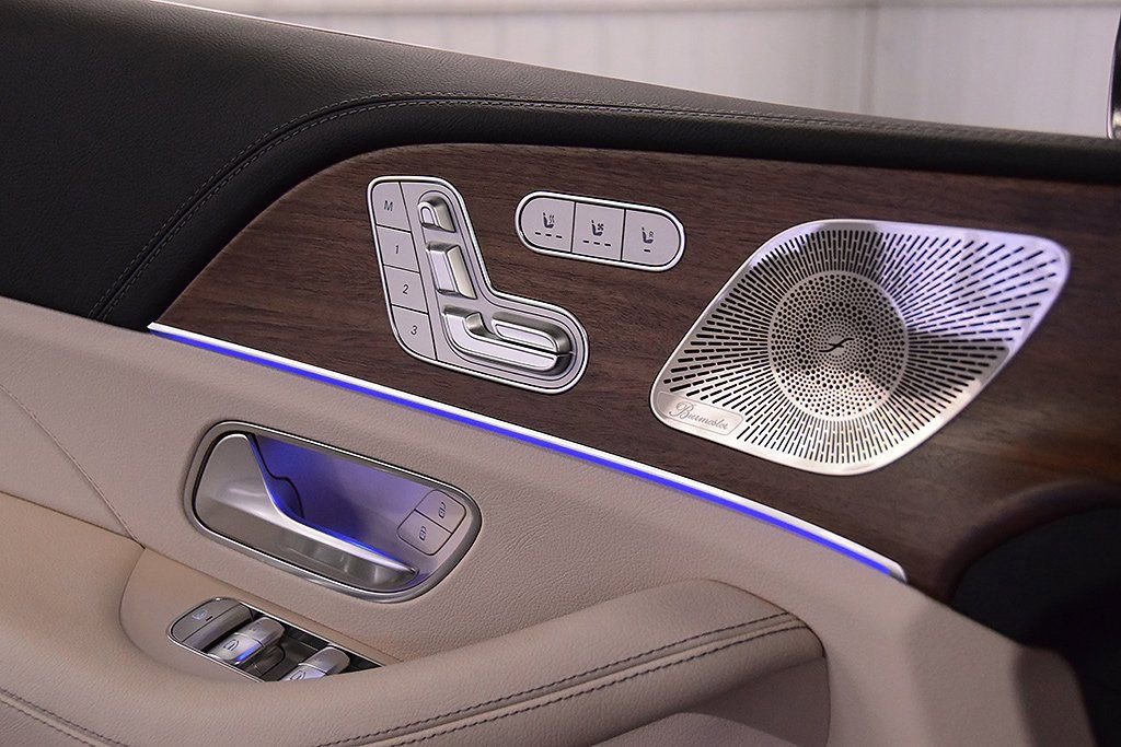 Used 2025 Mercedes-Benz GLS 580 4MATIC image 21