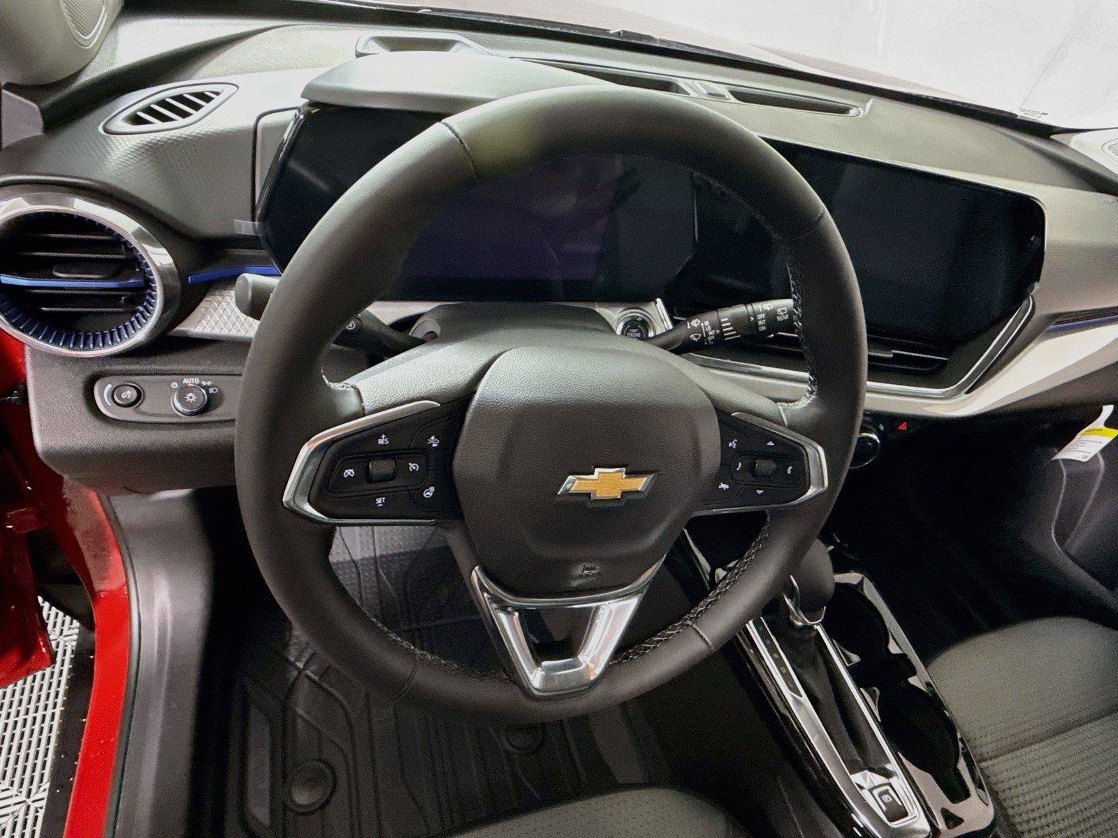 New 2026 Chevrolet Trax LT w/ Driver Confidence Package FWD image 5