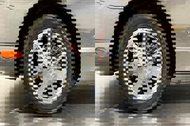 Used 2003 Ford Thunderbird image 9