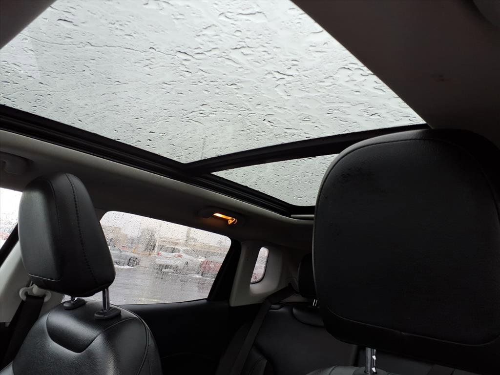 Certified 2020 Jeep Compass Latitude image 11