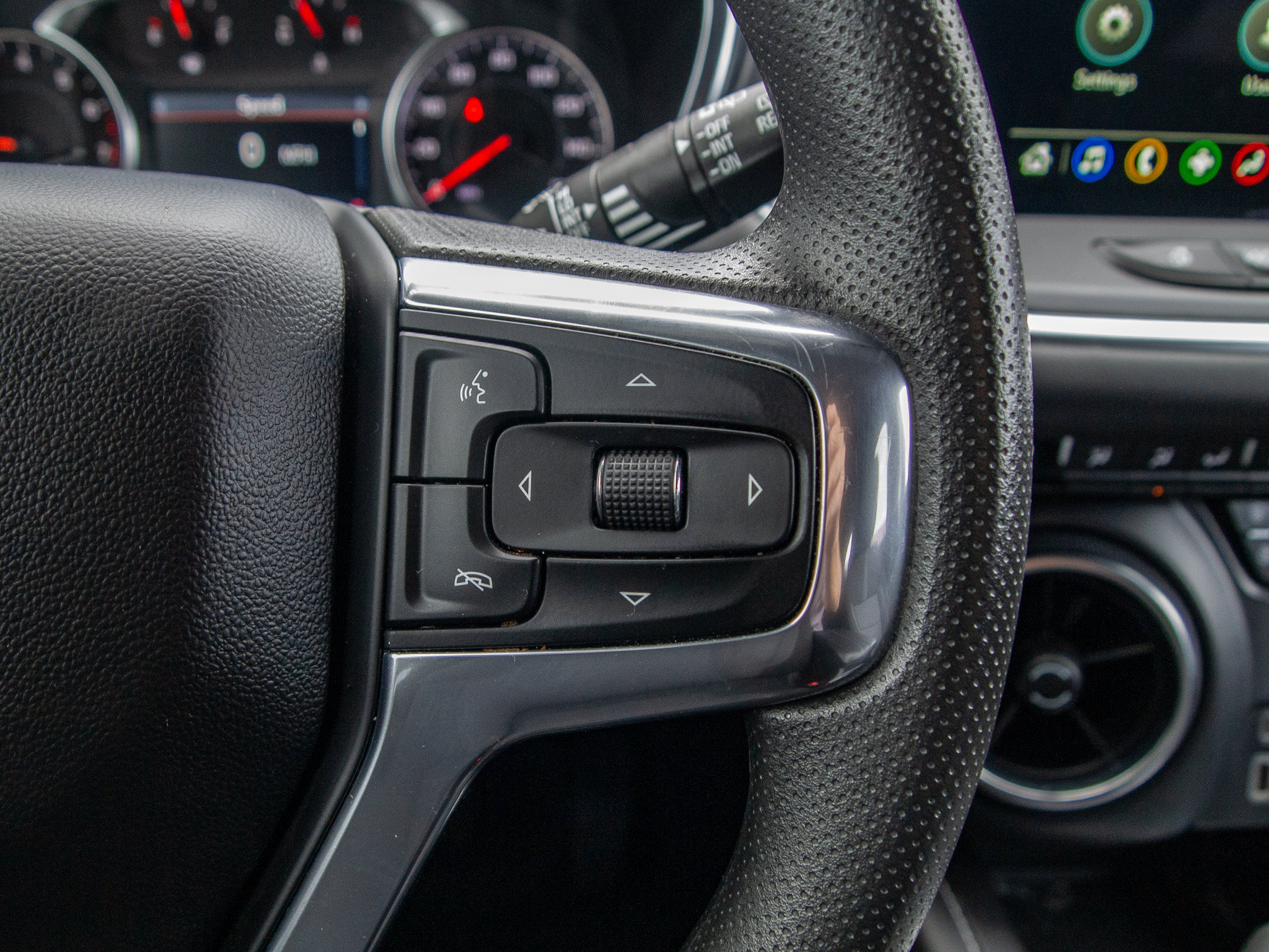Used 2024 Chevrolet Blazer LT FWD image 23