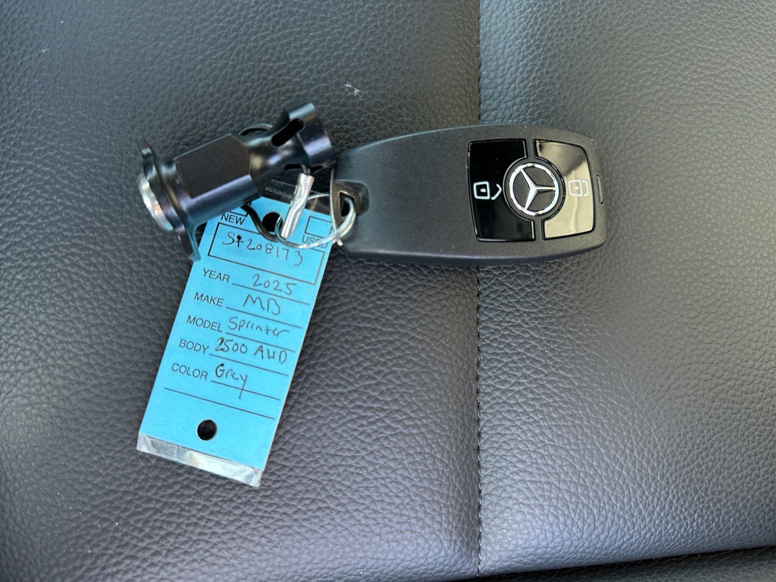 Used 2025 Mercedes-Benz Sprinter 2500 image 33