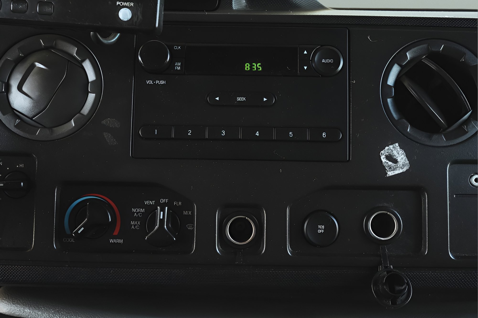 Used 2014 Ford E-150 and Econoline 150 w/ Power Group RWD image 17