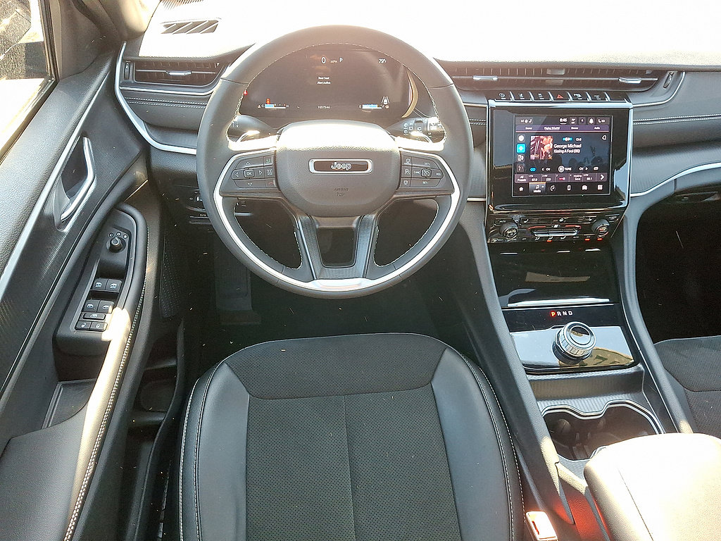 Certified 2025 Jeep Grand Cherokee L Altitude AWD/4WD image 13
