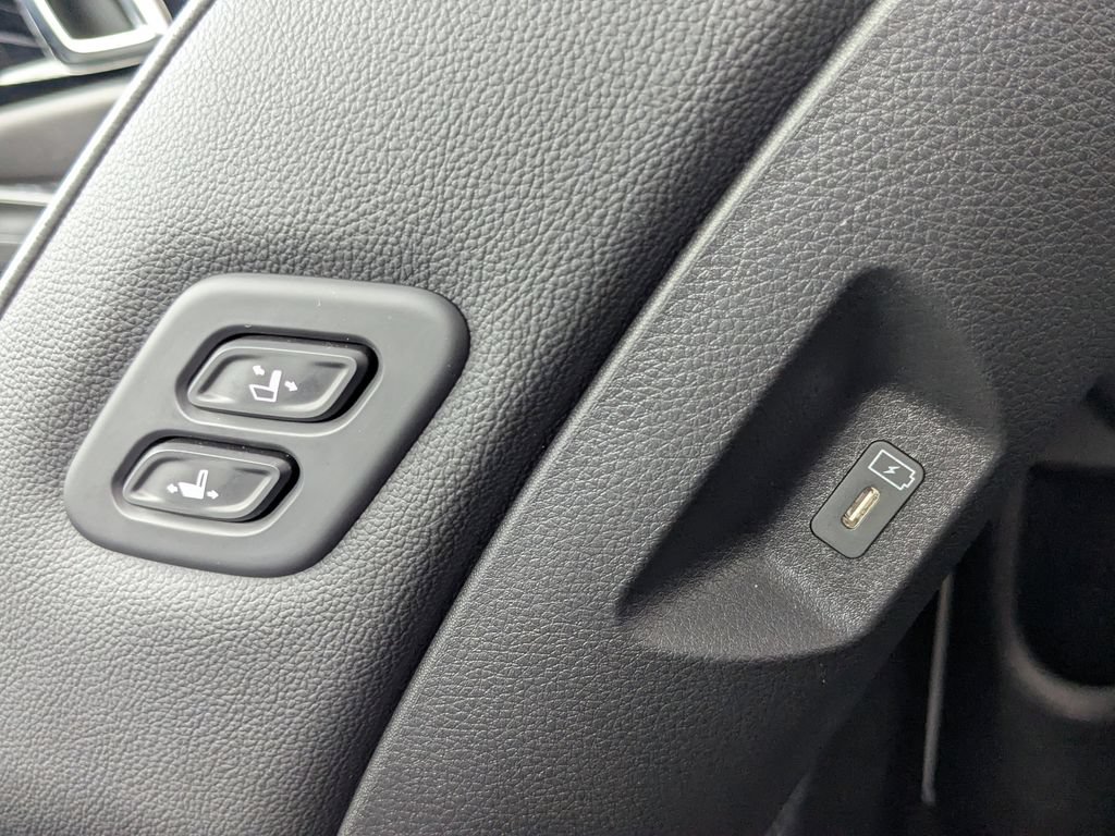 Used 2025 Kia Carnival SX Prestige FWD image 21