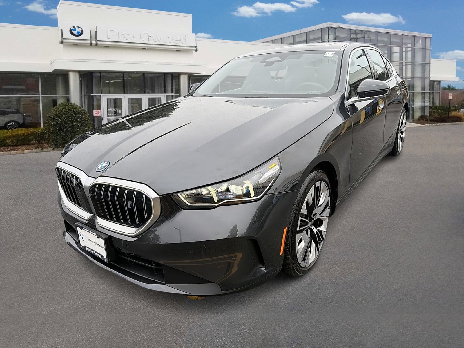 Used 2026 BMW i5 eDrive40 w/ Premium Package AWD/4WD image 1