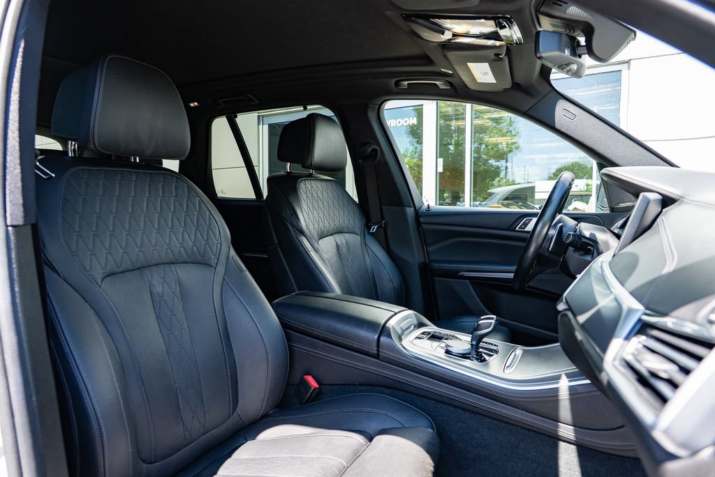 Used 2019 BMW X5 xDrive50i w/ M Sport Package AWD/4WD image 28