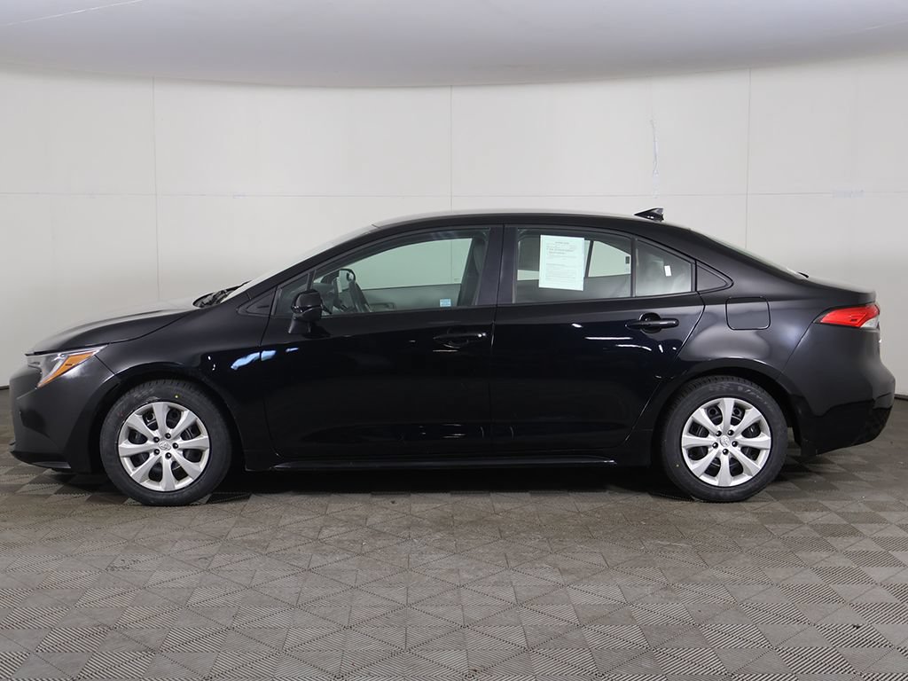 Used 2025 Toyota Corolla LE FWD image 14
